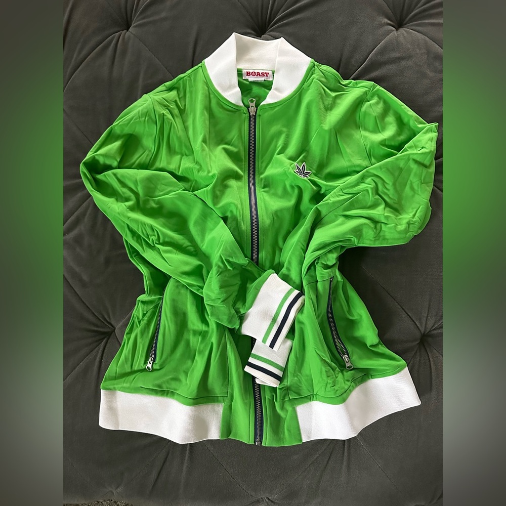 Women’s BOAST track jacket